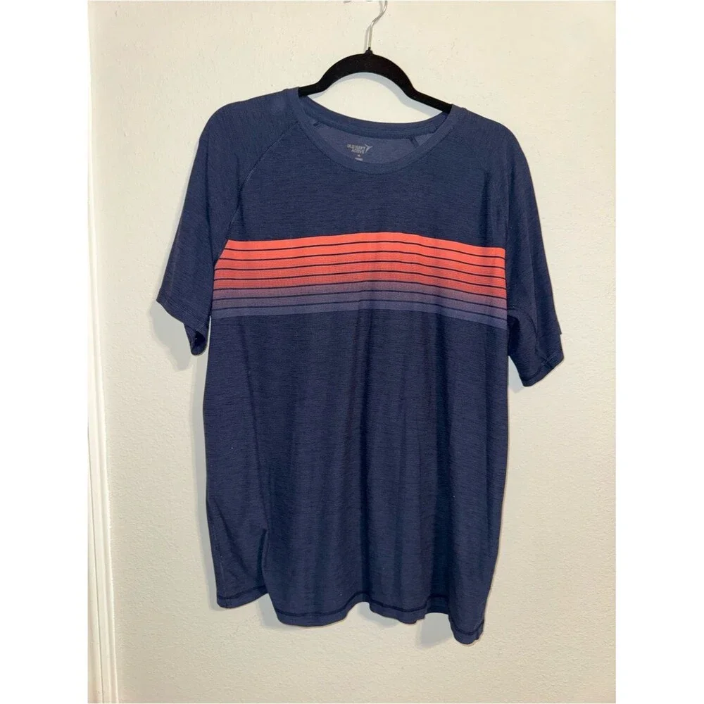 Old Navy Men's Short Sleeve Tees - Burgundy, Light Gray, Navy - Picture 4 of 4